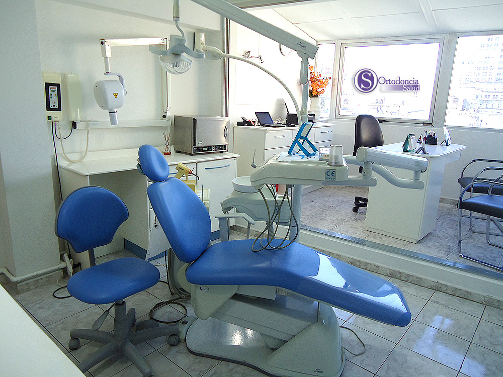 Nuestros consultorios son de última generación para la mejor atención dental del paciente. Confort, tecnología y comodidad.