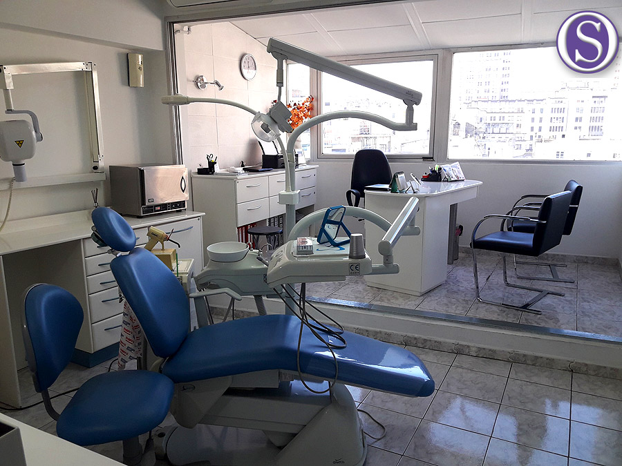 Nuestros consultorios son de última generación para la mejor atención dental del paciente. Confort, tecnología y comodidad.