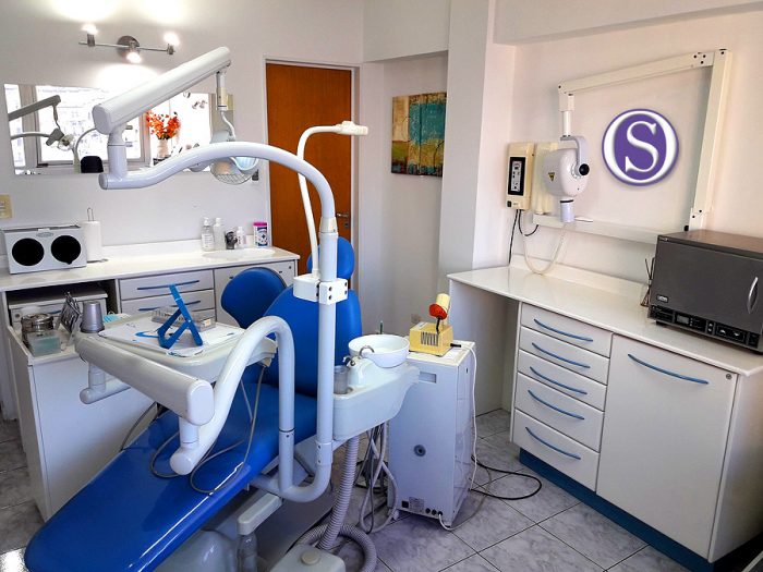 Nuestros consultorios son de última generación para la mejor atención dental del paciente. Confort, tecnología y comodidad.